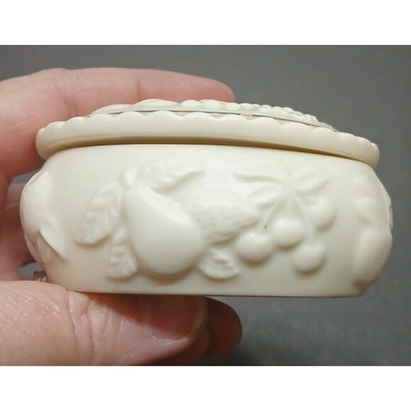 Lenox Trinket Dish Gold Detailing  Fruit Motif 1998 - Picture 3 of 7